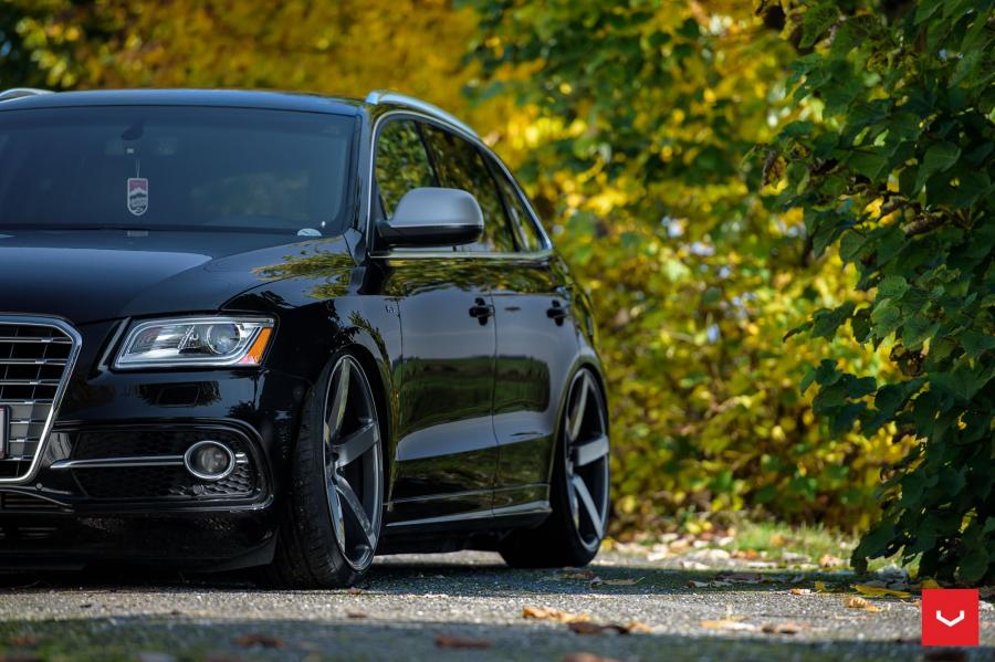 Детали экстерьера Audi SQ5 TDI on Vossen Wheels (CV3R) (8R) 2016 года  (фото 16 из 20)